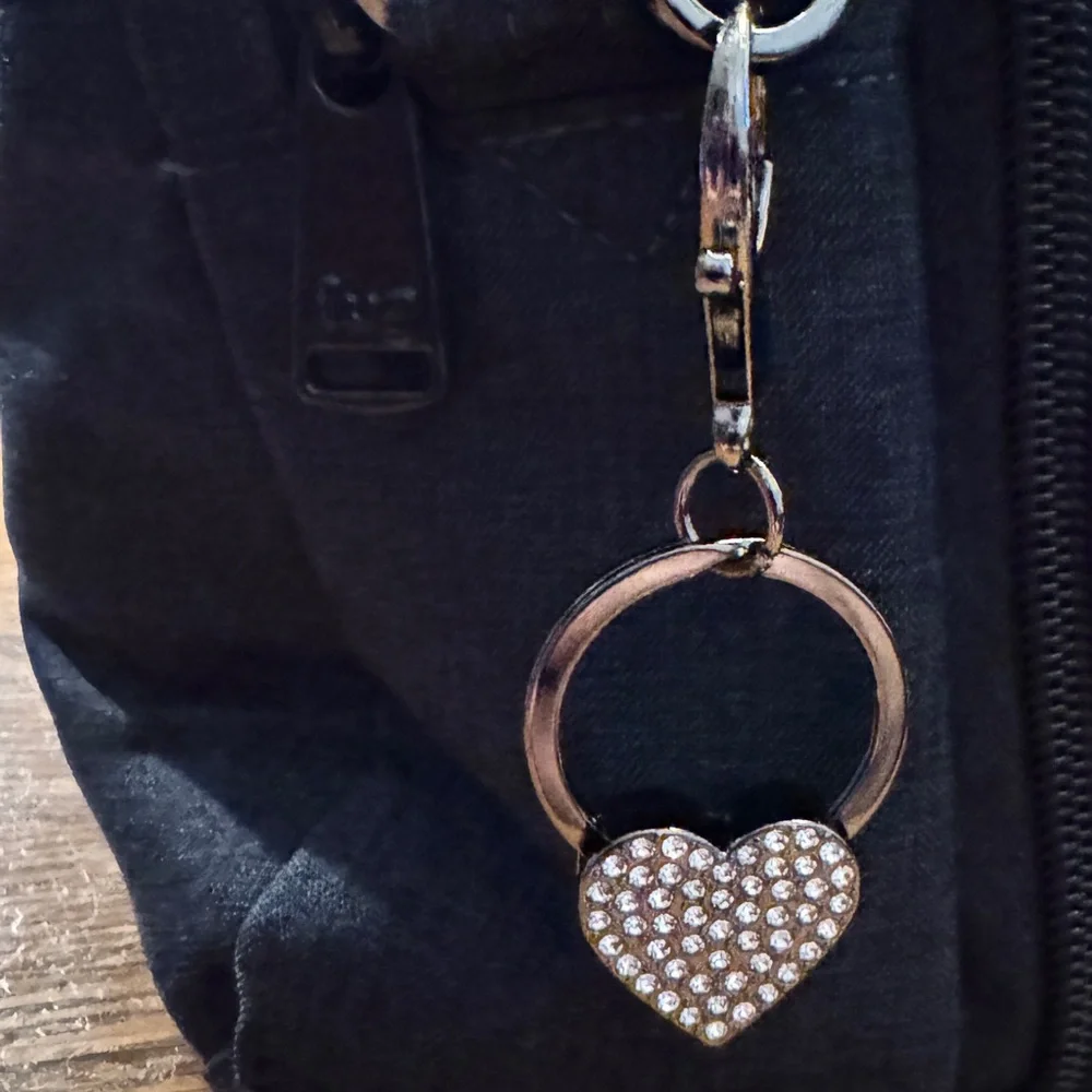 Lug Sparkle Bag Charm- Heart - Picture 2 of 2